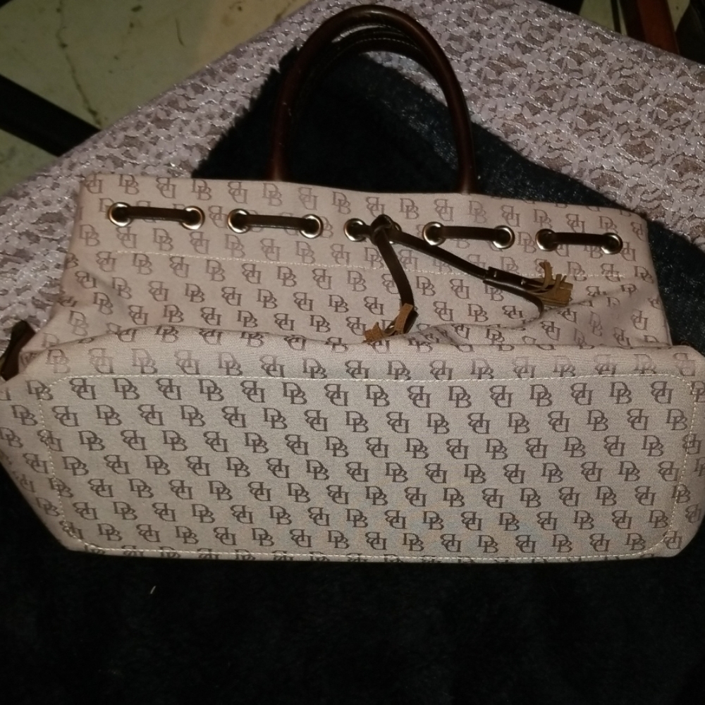 Dooney Bourke purse - Picture 4 of 8